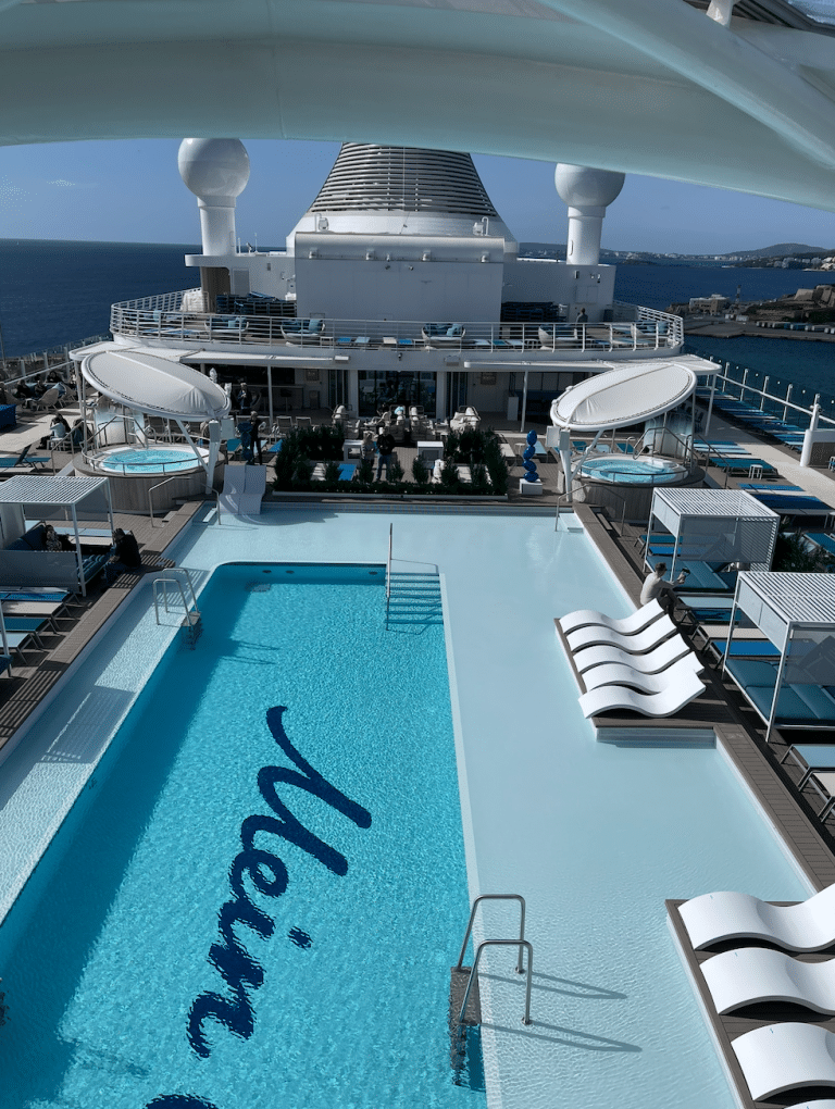 Mein Schiff Relax - Pooldeck